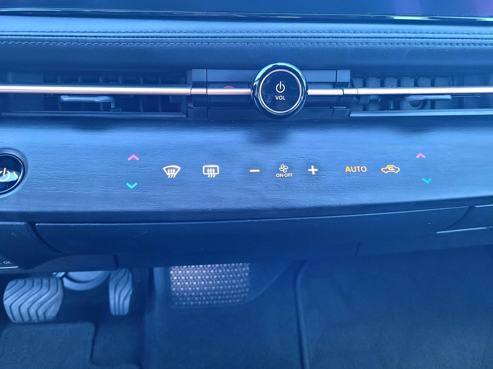 Used 2023 Nissan Ariya FWD image 28