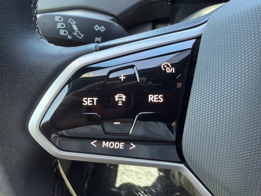 Used 2023 Volkswagen ID.4 Pro AWD/4WD image 15
