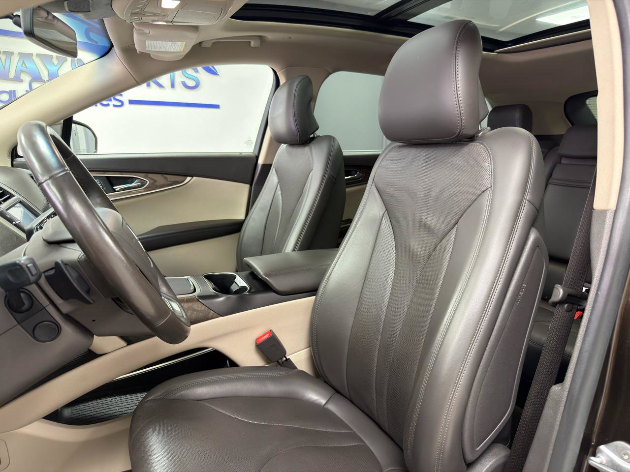 Used 2019 Lincoln Nautilus Reserve AWD/4WD image 11