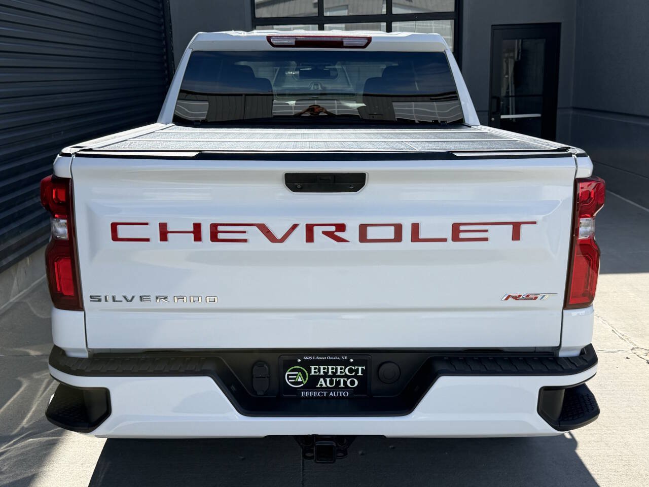 Used 2020 Chevrolet Silverado 1500 RST w/ RST Value Package AWD/4WD image 15
