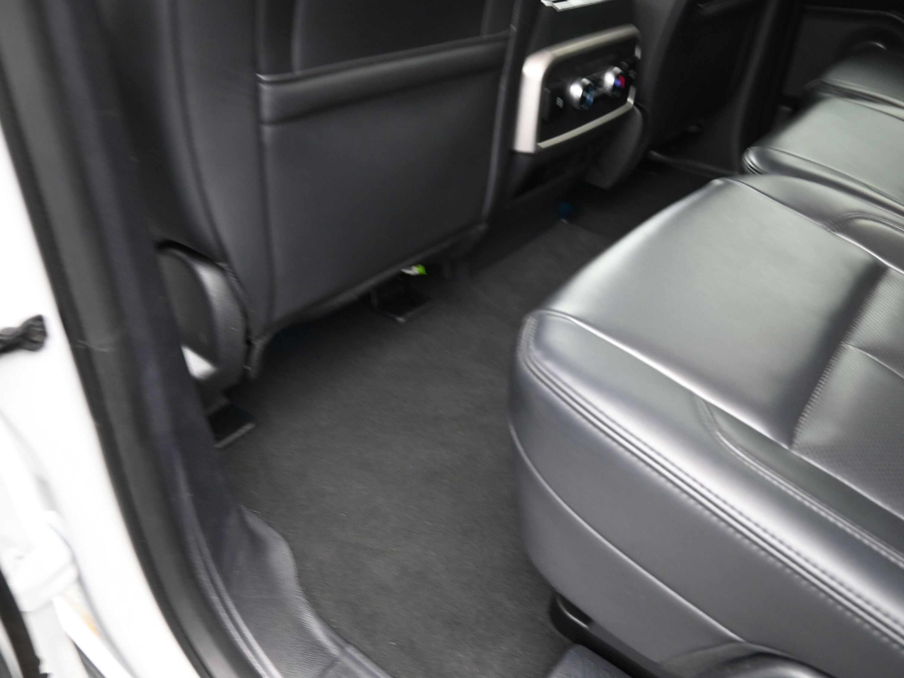 Used 2024 Ford Expedition Max XLT image 18