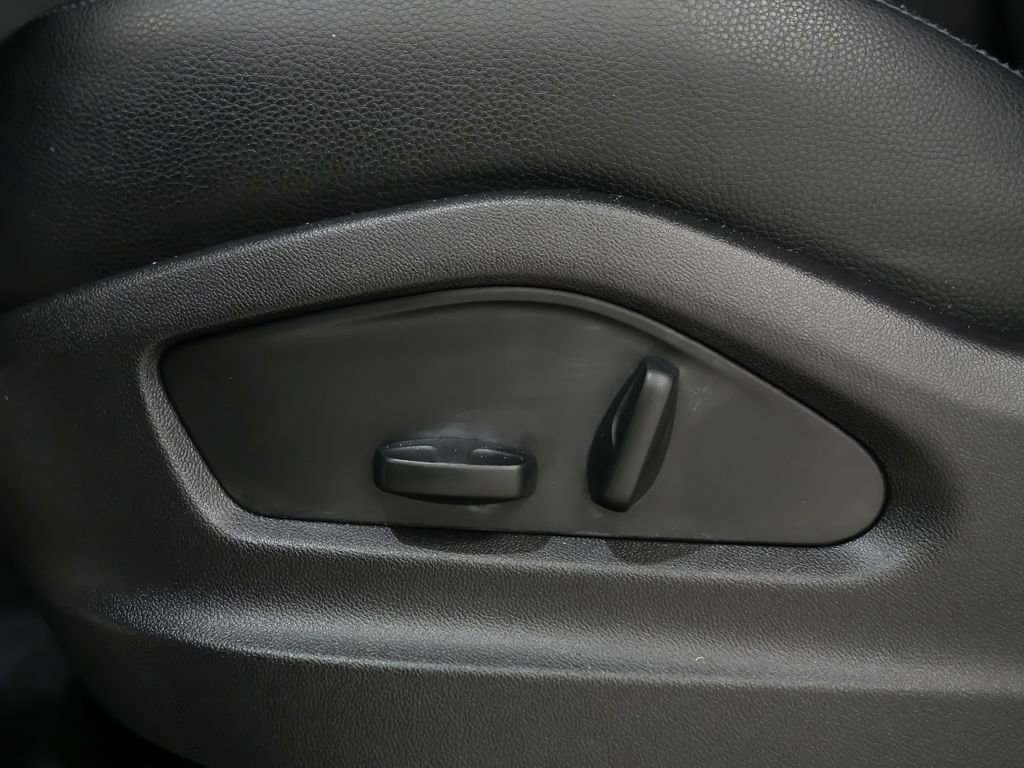 Used 2022 Porsche Cayenne AWD/4WD image 23