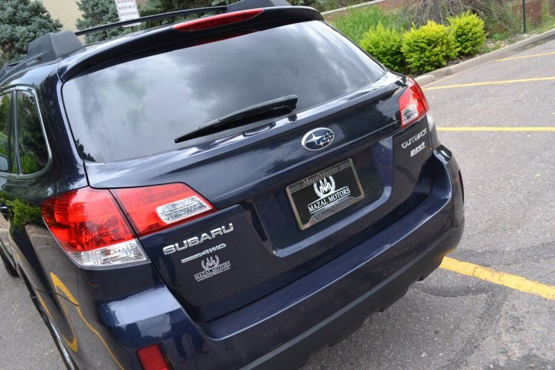 Used 2012 Subaru Outback 2.5i Premium w/ All-Weather Pkg image 11