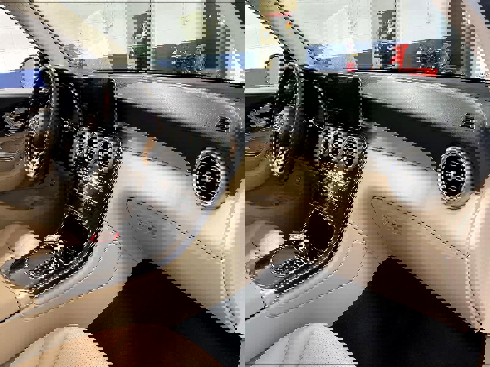 Used 2022 Mercedes-Benz GLC 300 4MATIC image 14