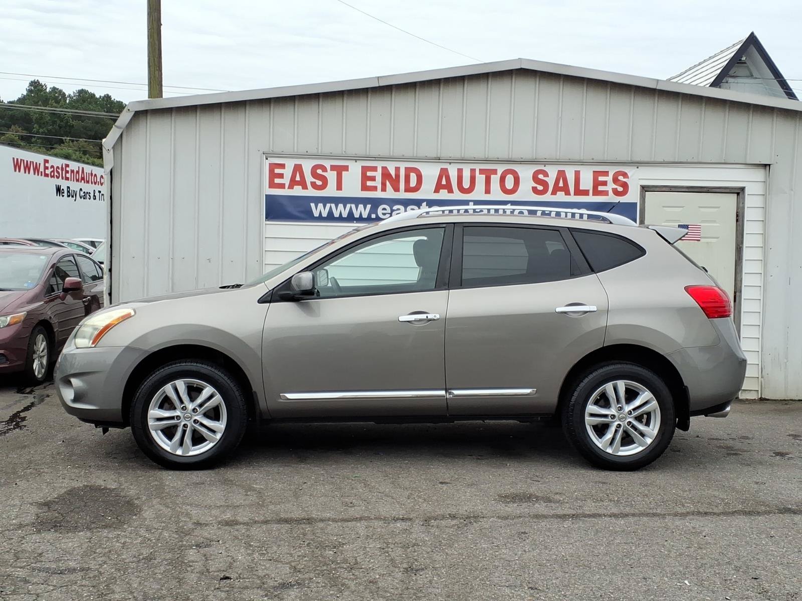 Used 2012 Nissan Rogue SV FWD image 2