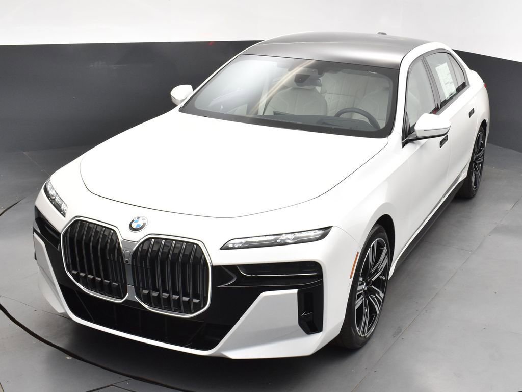 Certified 2024 BMW 760i xDrive w/ Executive Package image 30