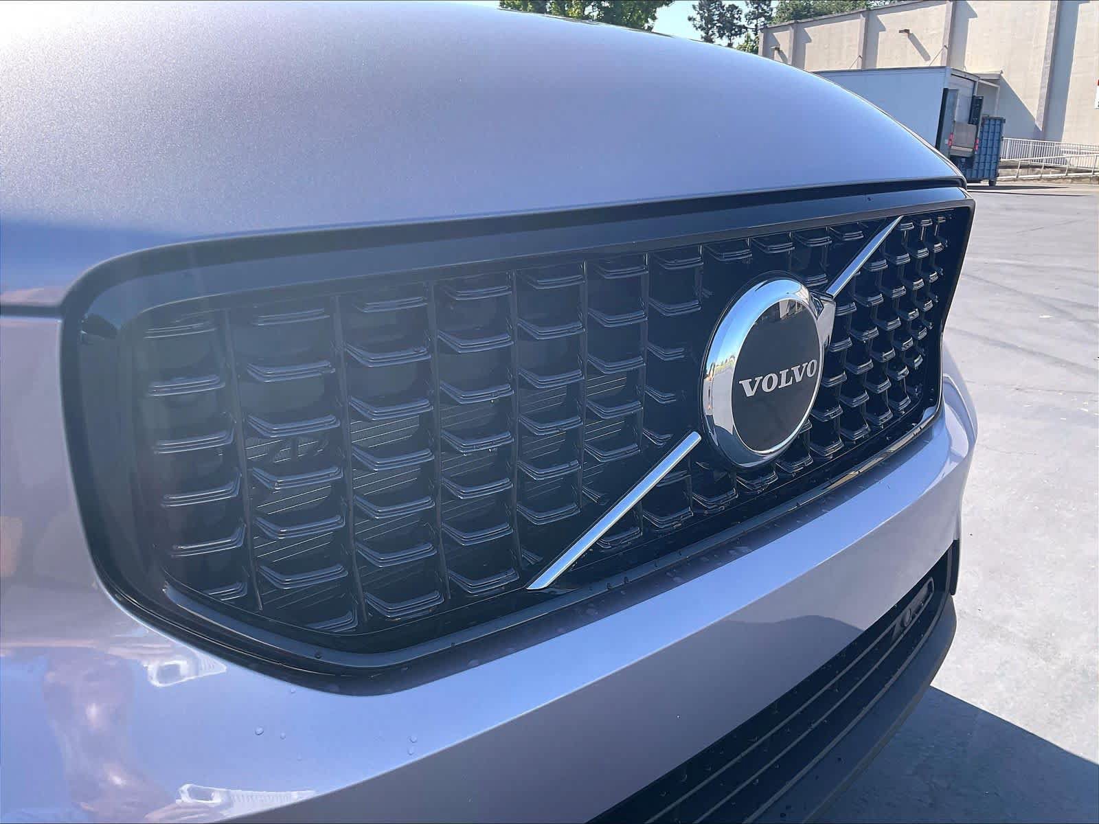 New 2026 Volvo XC40 B5 Core w/ Climate Package AWD/4WD image 33