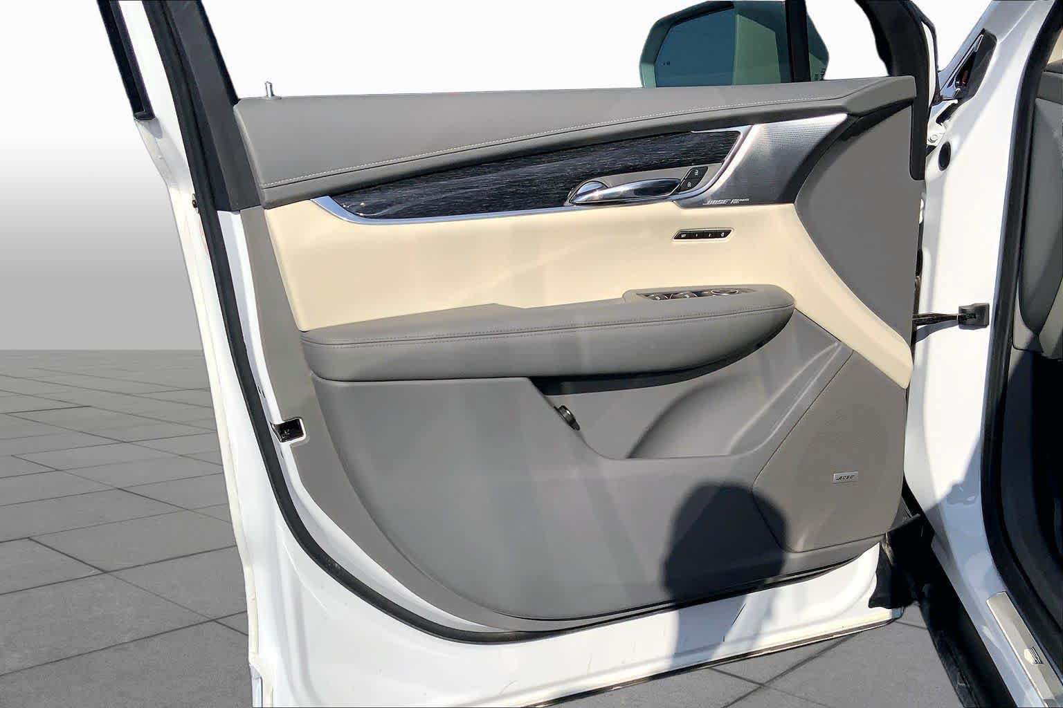 Used 2020 Cadillac XT6 Premium Luxury FWD image 22