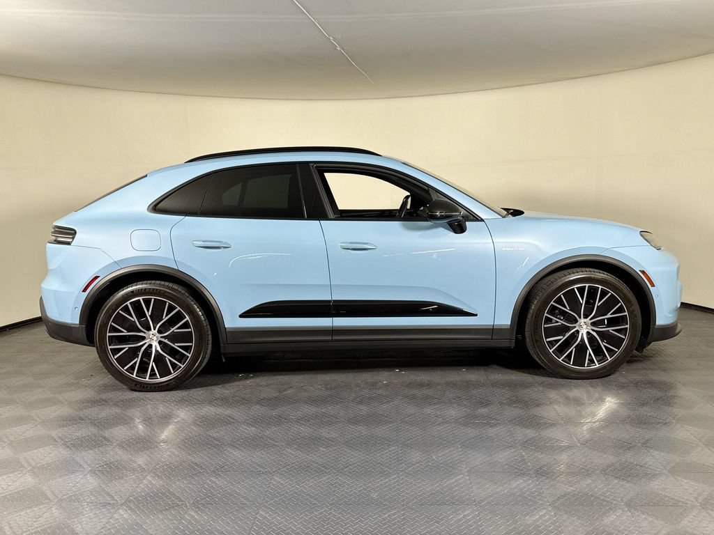 Certified 2025 Porsche Macan Electric RWD image 8