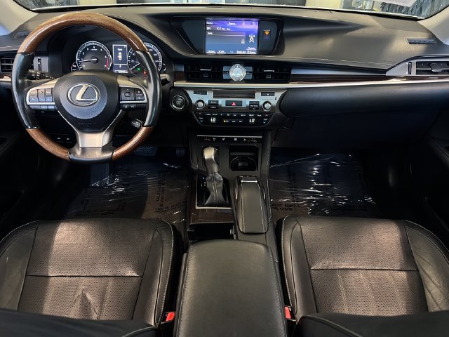 Used 2018 Lexus ES 350 w/ Luxury Package w/Wood Trim FWD image 34