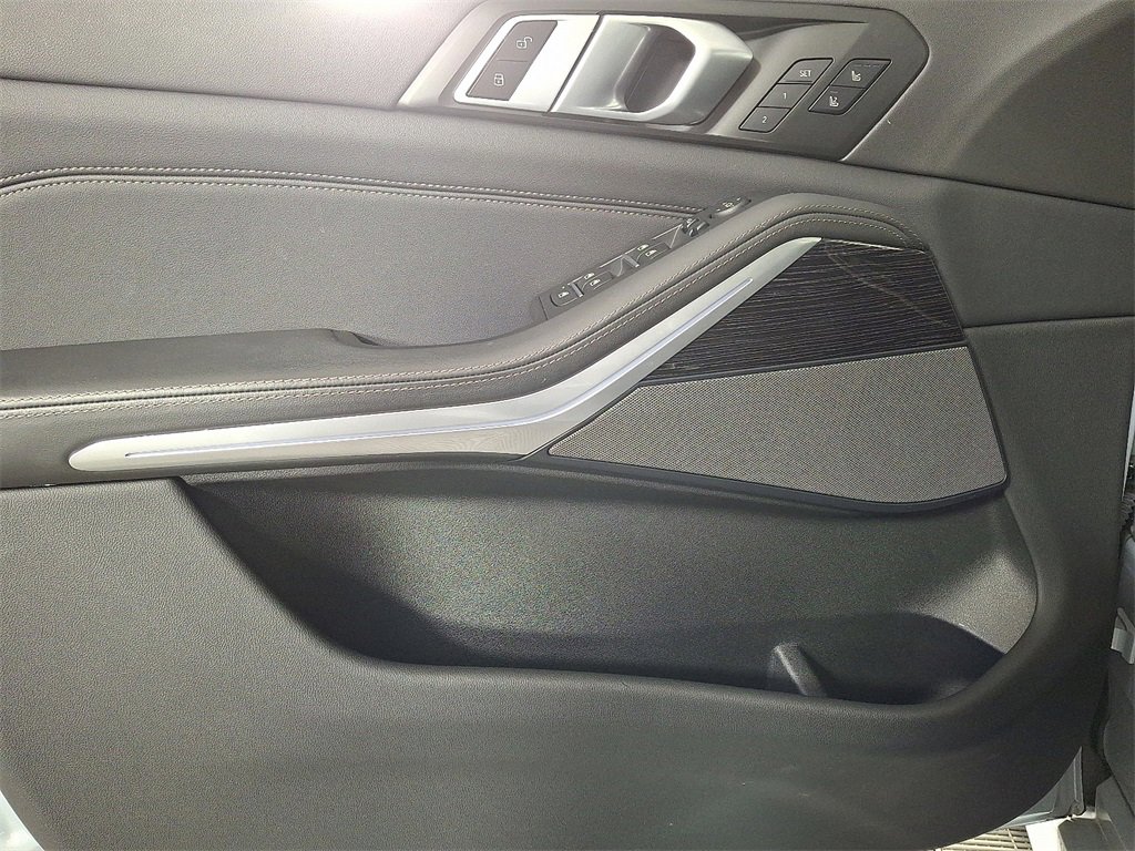 Certified 2024 BMW X5 xDrive40i w/ Executive Package image 15