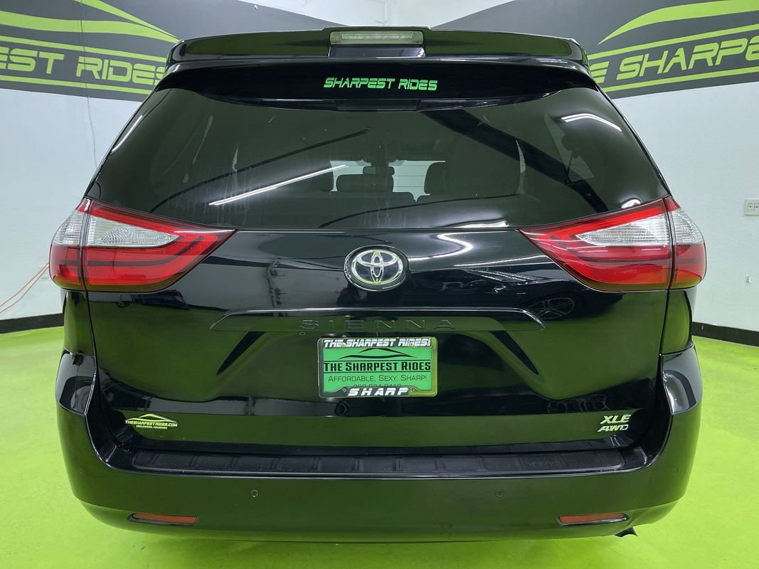 Used 2019 Toyota Sienna XLE w/ XLE Navigation Package image 8