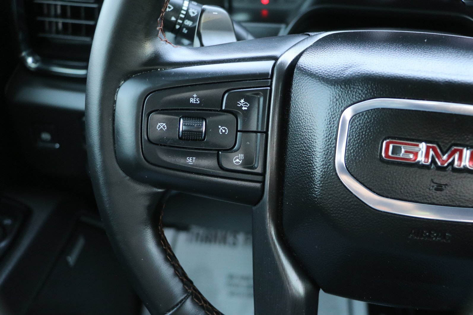Used 2025 GMC Sierra 1500 AT4 w/ AT4 Premium Package AWD/4WD image 18