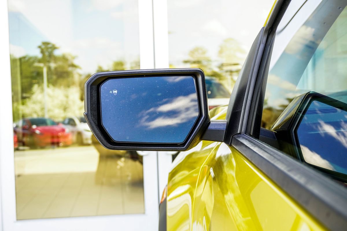 Used 2023 GMC Canyon AT4 w/ Canyon Safety Plus Package AWD/4WD image 13