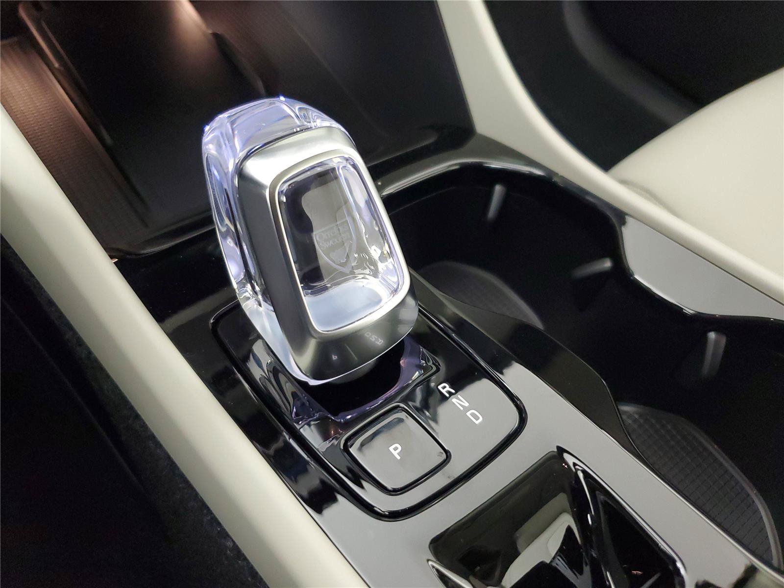 New 2026 Volvo XC40 B5 Plus w/ Protection Package Premier AWD/4WD image 32