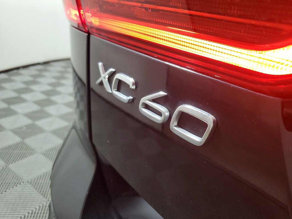 Certified 2023 Volvo XC60 B5 Plus w/ Climate Package AWD/4WD image 10