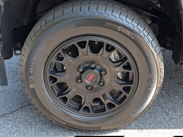 Used 2025 Toyota Tacoma SR5 AWD/4WD image 11