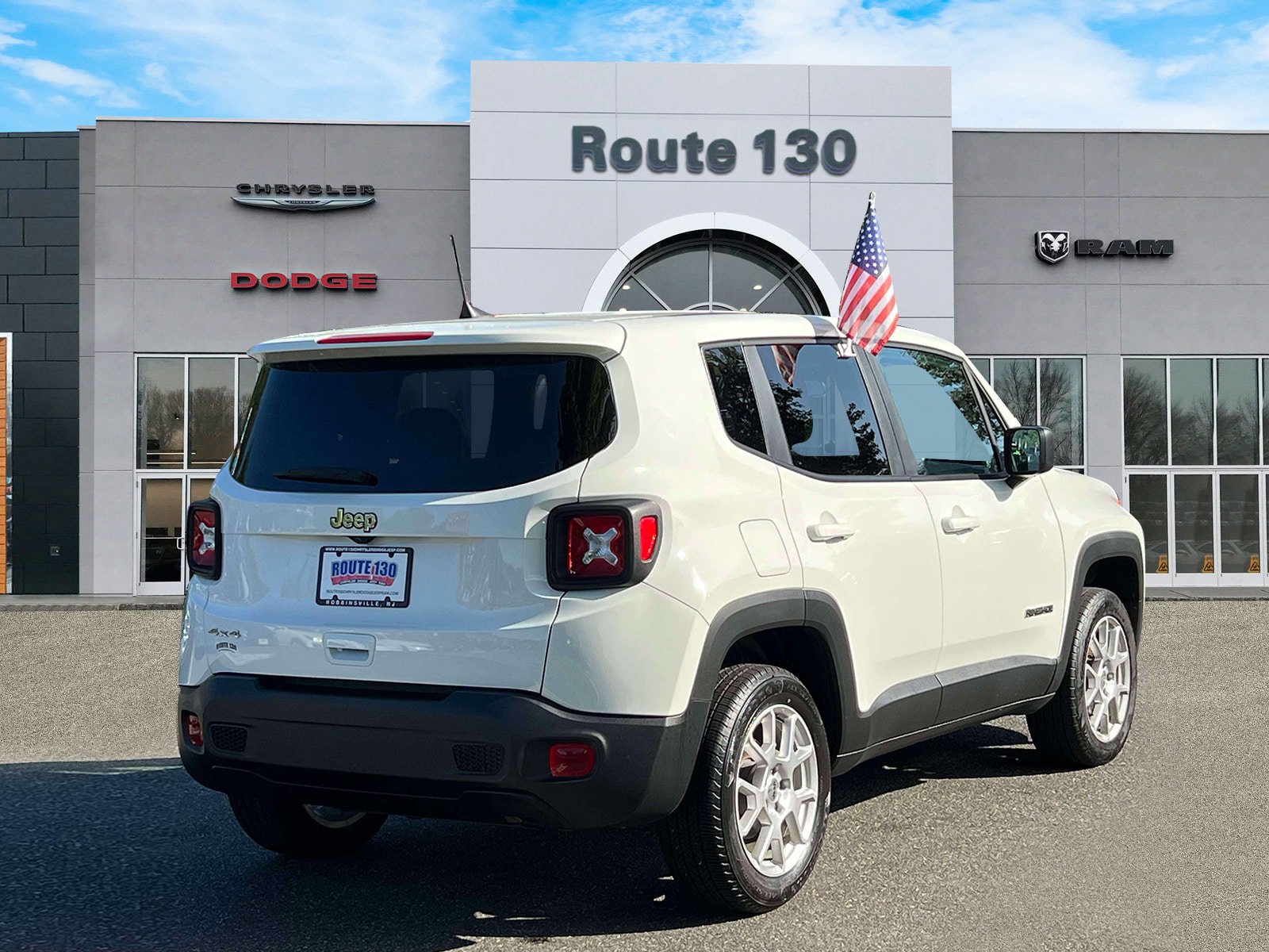 Used 2023 Jeep Renegade Latitude AWD/4WD image 4