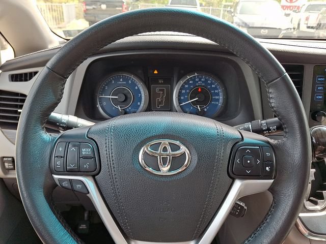 Used 2017 Toyota Sienna XLE AWD/4WD image 20