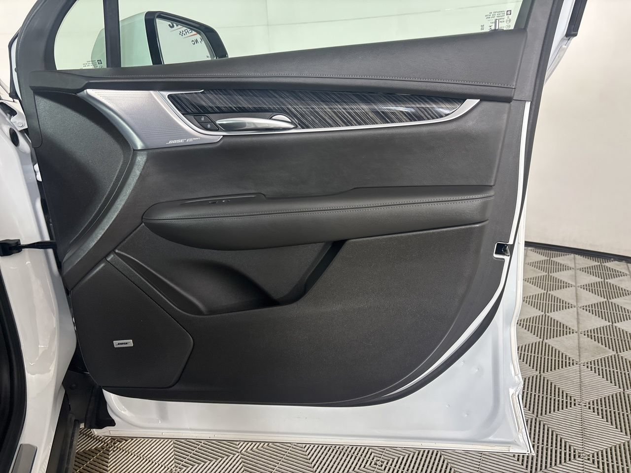 Used 2024 Cadillac XT6 Premium Luxury AWD/4WD image 31