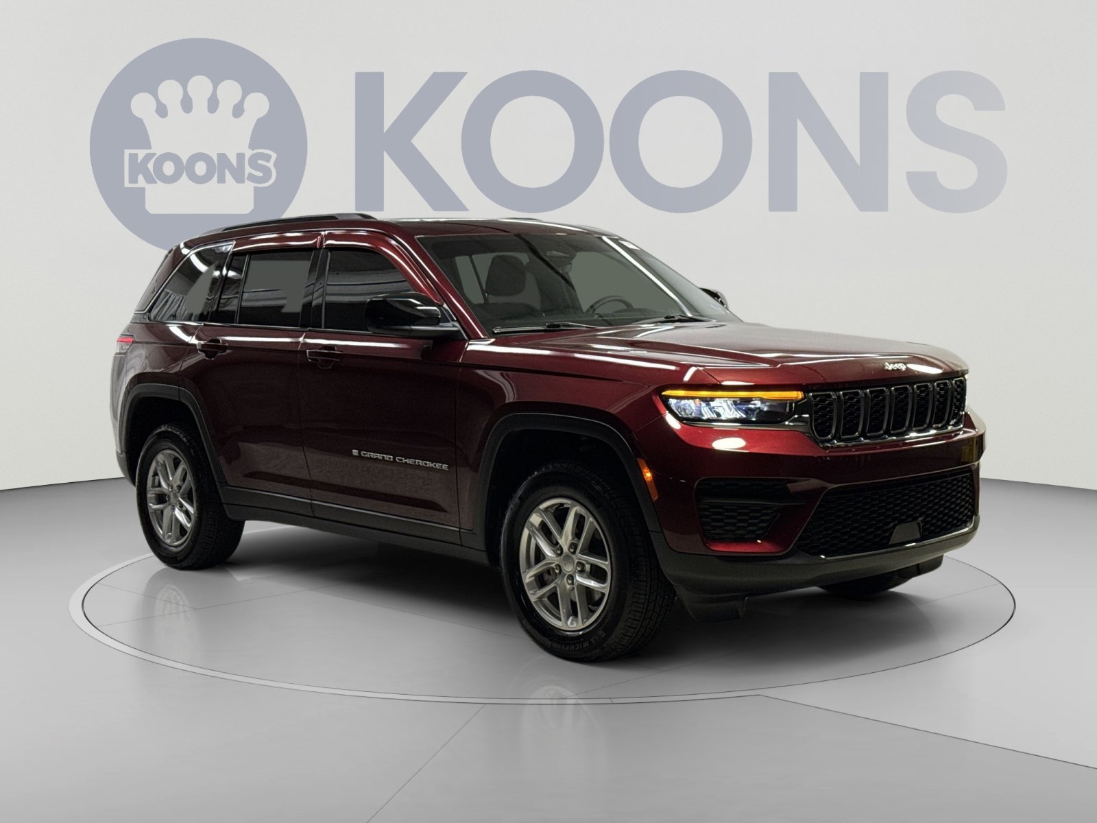 Used 2025 Jeep Grand Cherokee Laredo AWD/4WD image 22