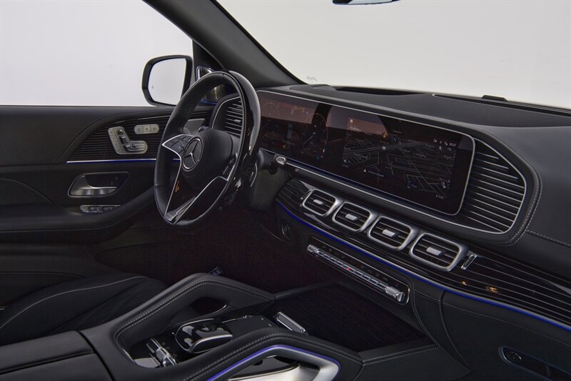 Used 2024 Mercedes-Benz Maybach GLS 600 4MATIC image 31