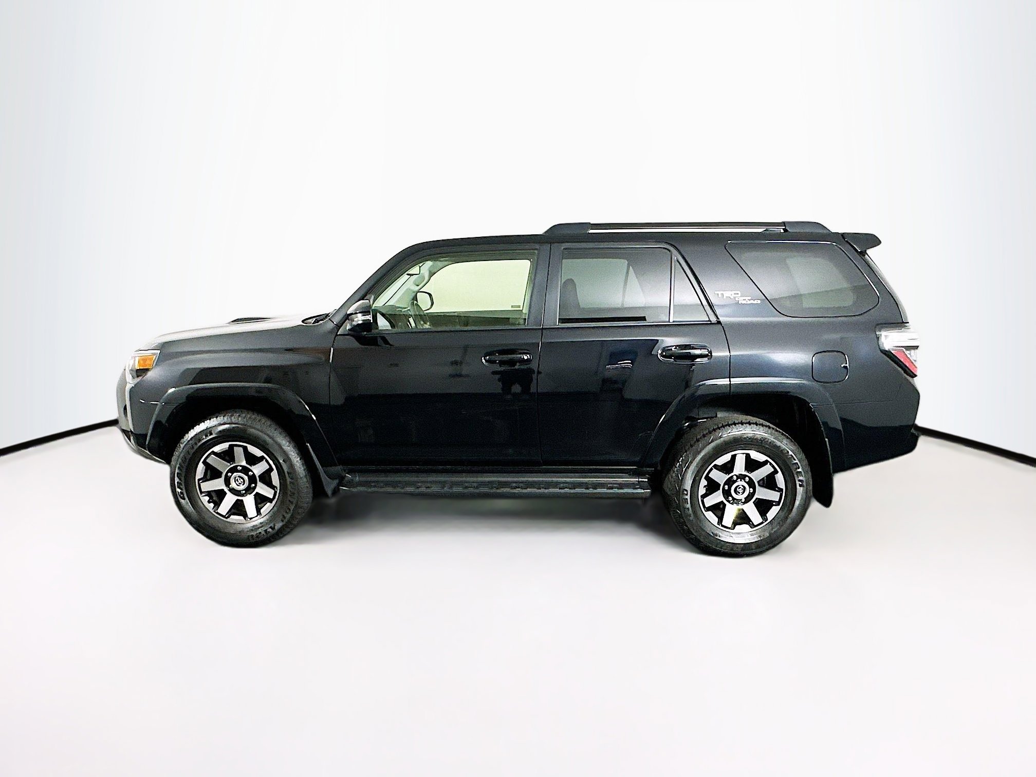Used 2024 Toyota 4Runner TRD Off-Road Premium image 4