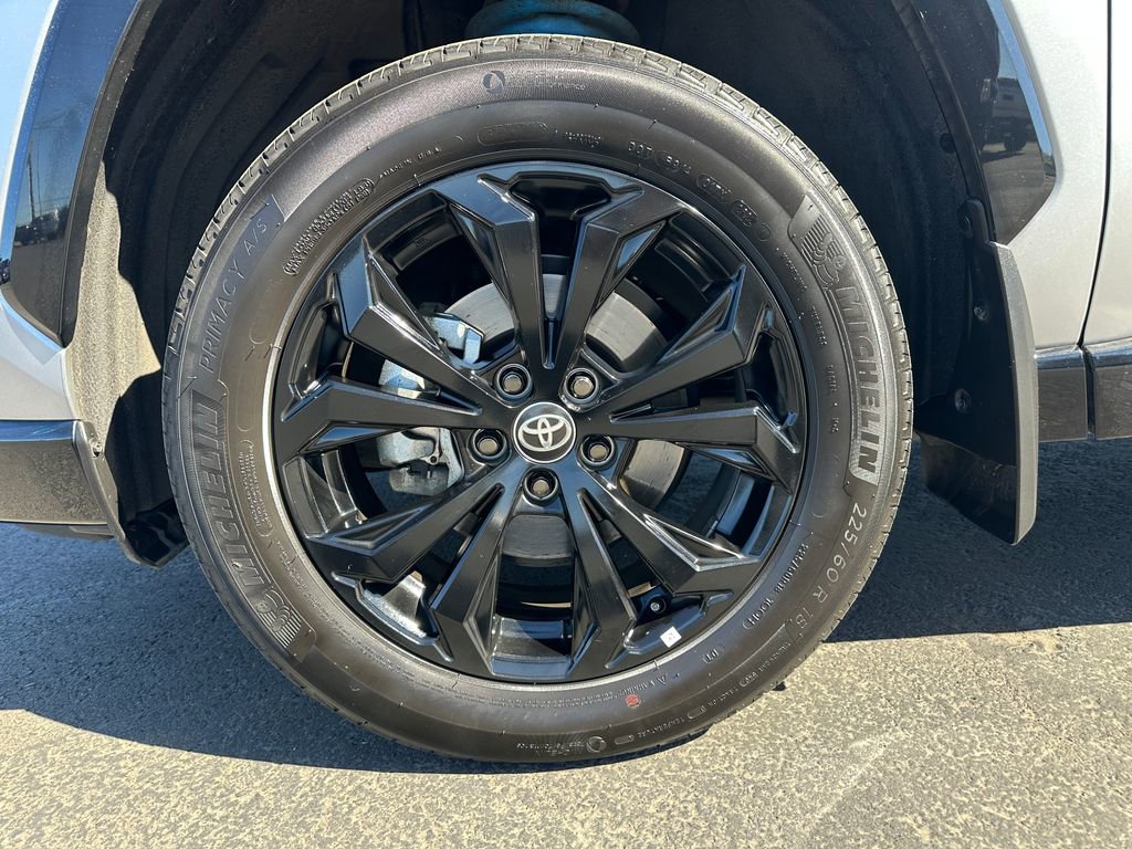 Used 2022 Toyota RAV4 XSE AWD/4WD image 12