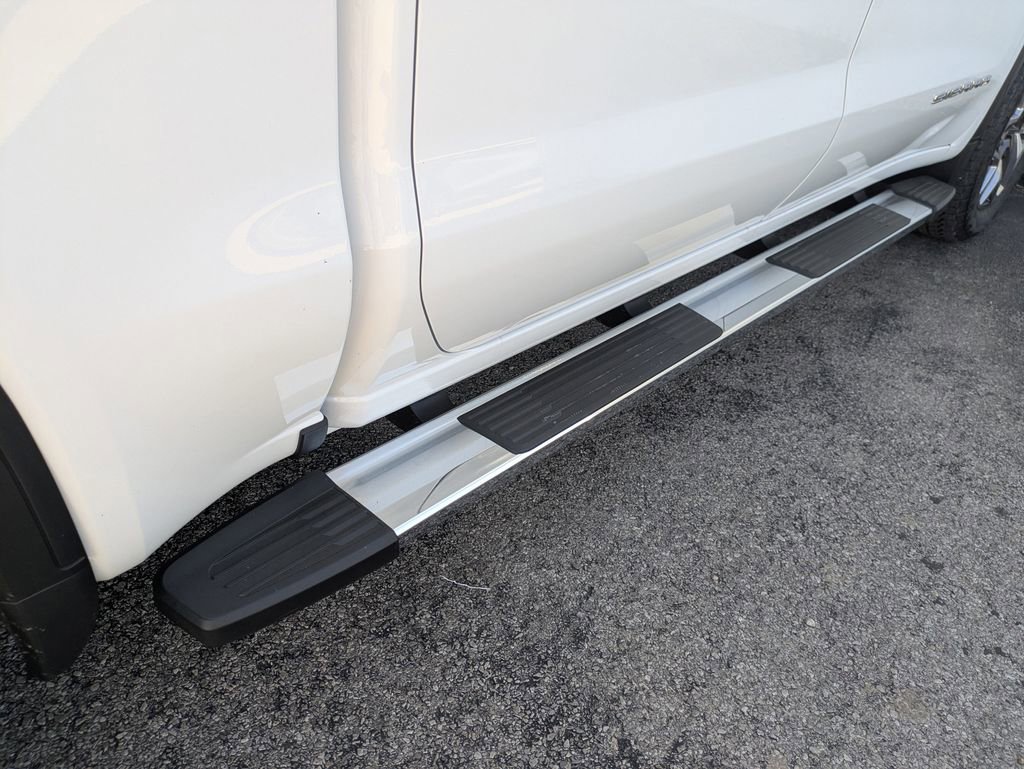 New 2026 GMC Sierra 1500 SLT image 26