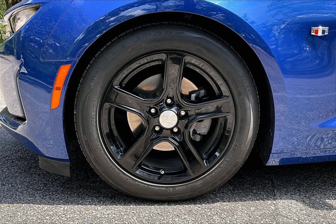 Used 2023 Chevrolet Camaro LT RWD image 30