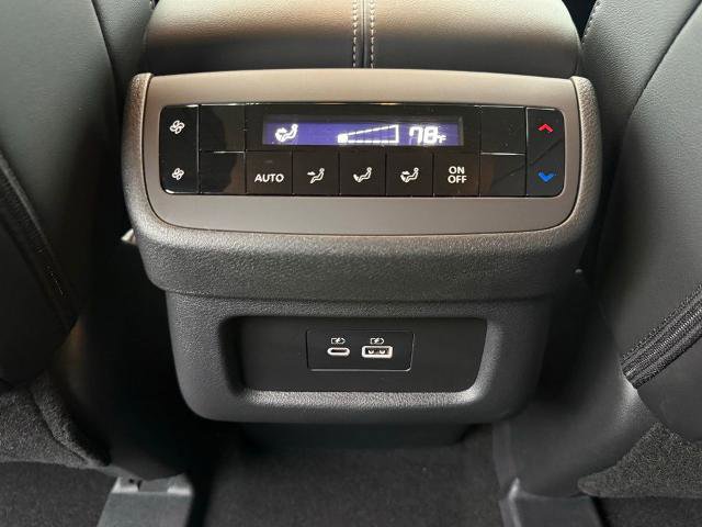 New 2025 Nissan Pathfinder SL image 12