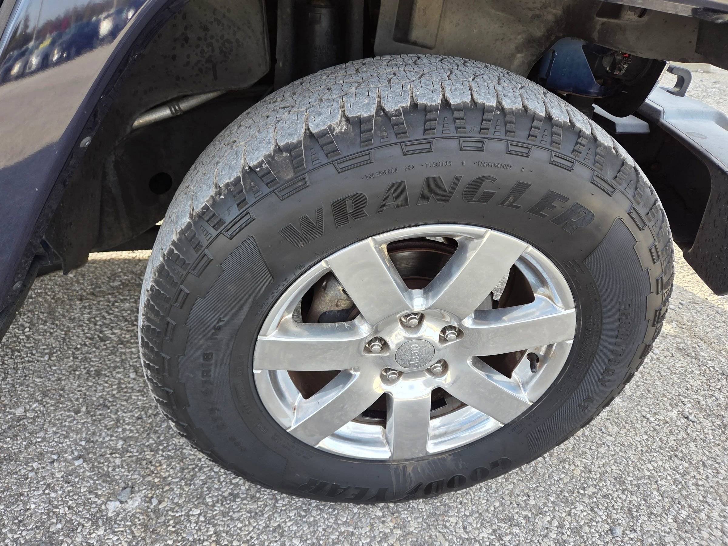 Used 2013 Jeep Wrangler Unlimited Sahara w/ Connectivity Group image 9