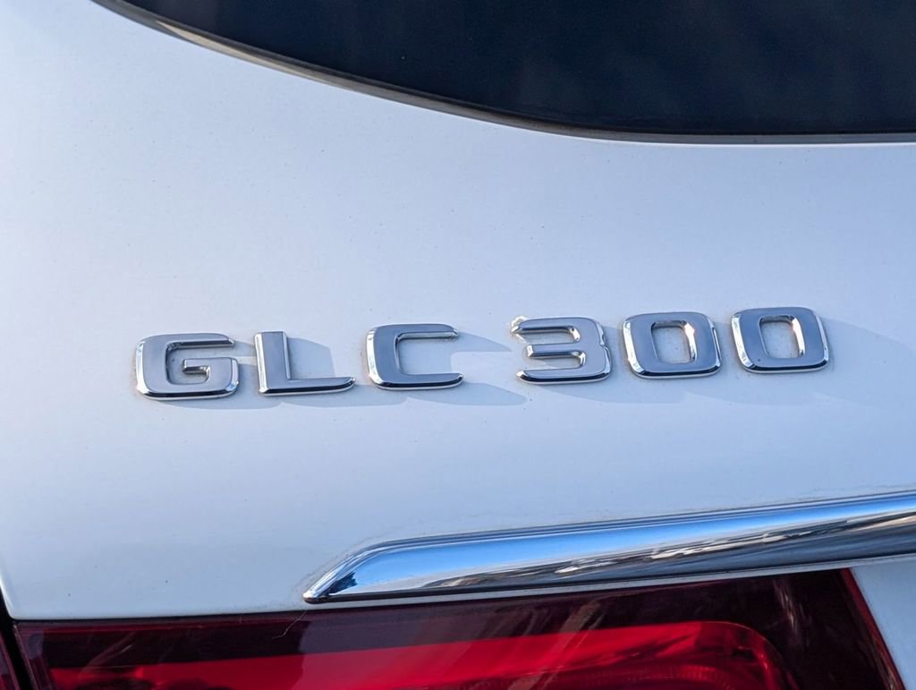 Used 2018 Mercedes-Benz GLC 300 4MATIC image 13