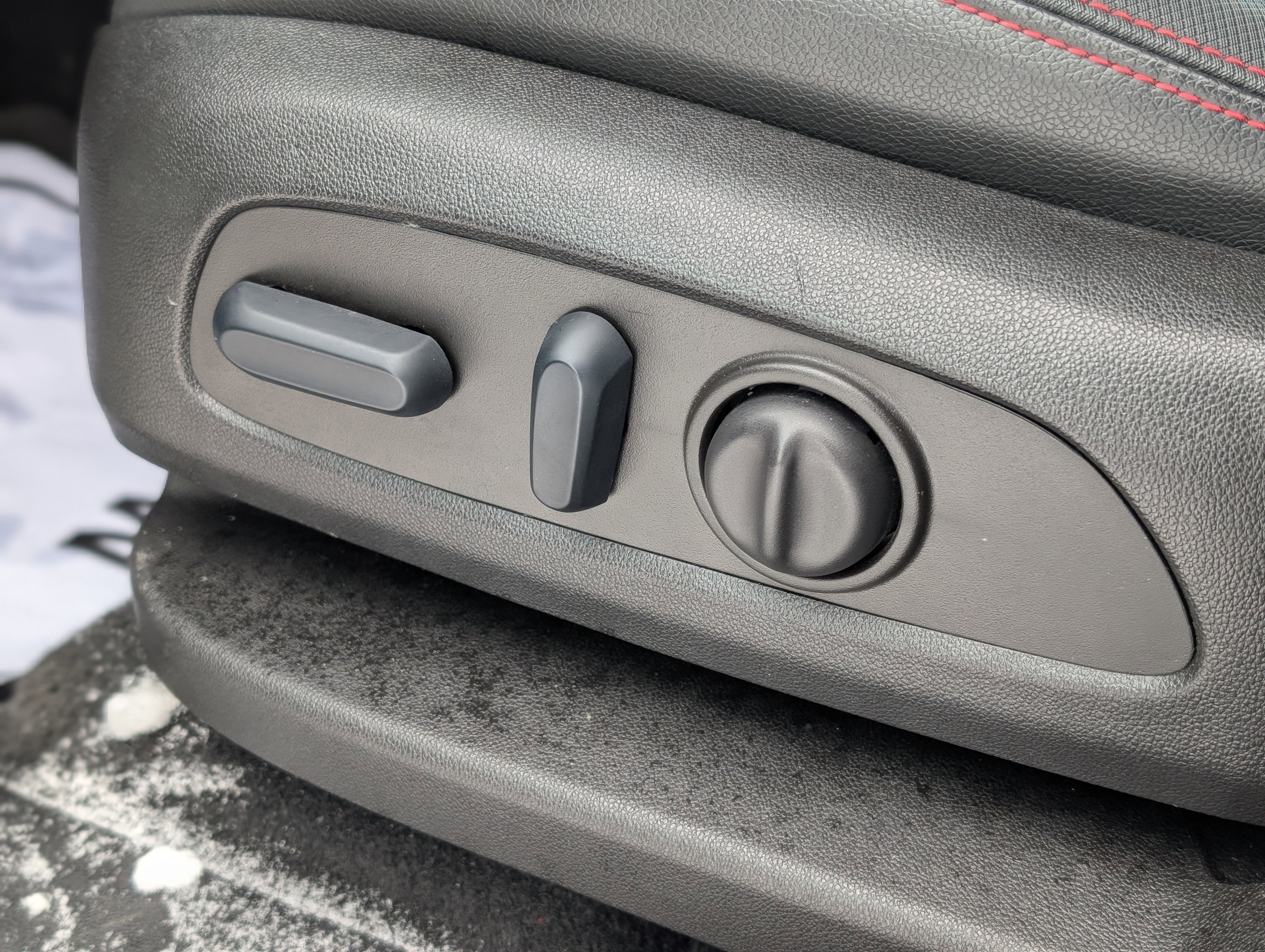 Used 2023 Chevrolet Equinox RS image 31