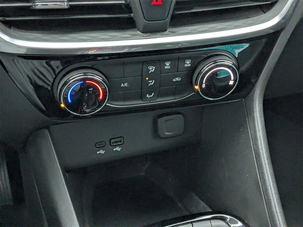 Used 2024 Buick Encore GX Sport Touring image 22