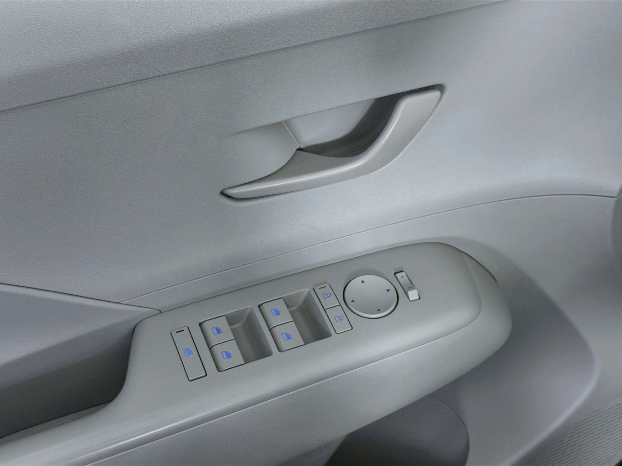 Used 2025 Hyundai Kona SEL FWD image 15