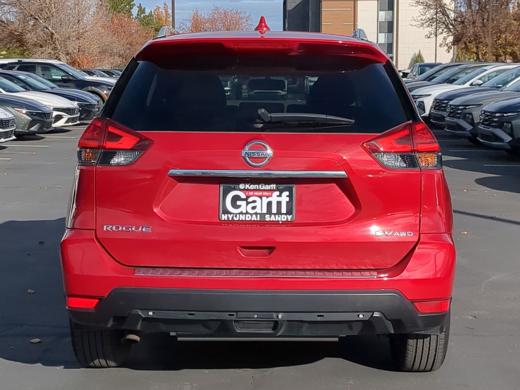 Used 2017 Nissan Rogue SV w/ SV Premium Package image 5