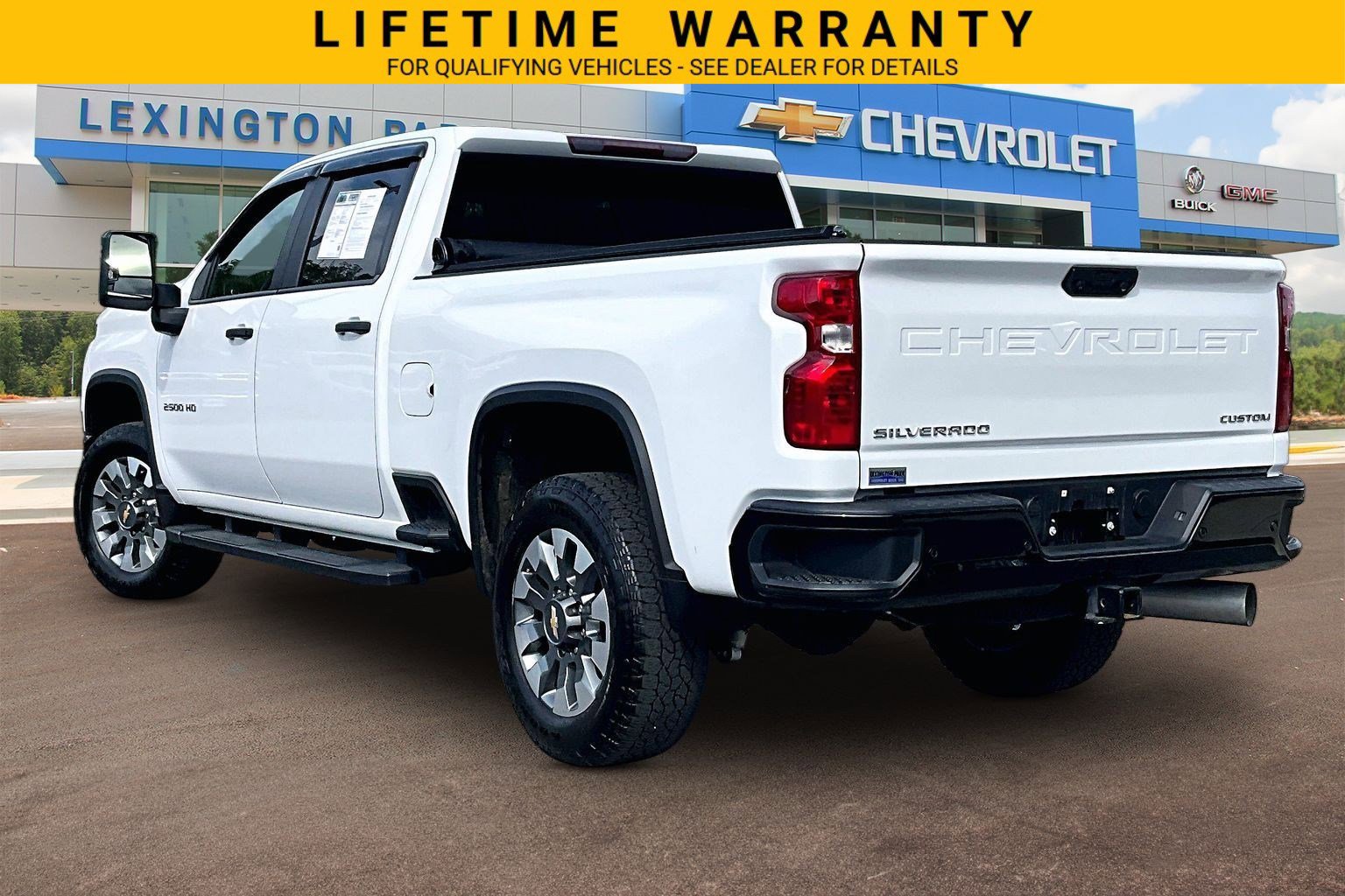 Used 2025 Chevrolet Silverado 2500 Custom w/ Custom Value Package AWD/4WD image 2