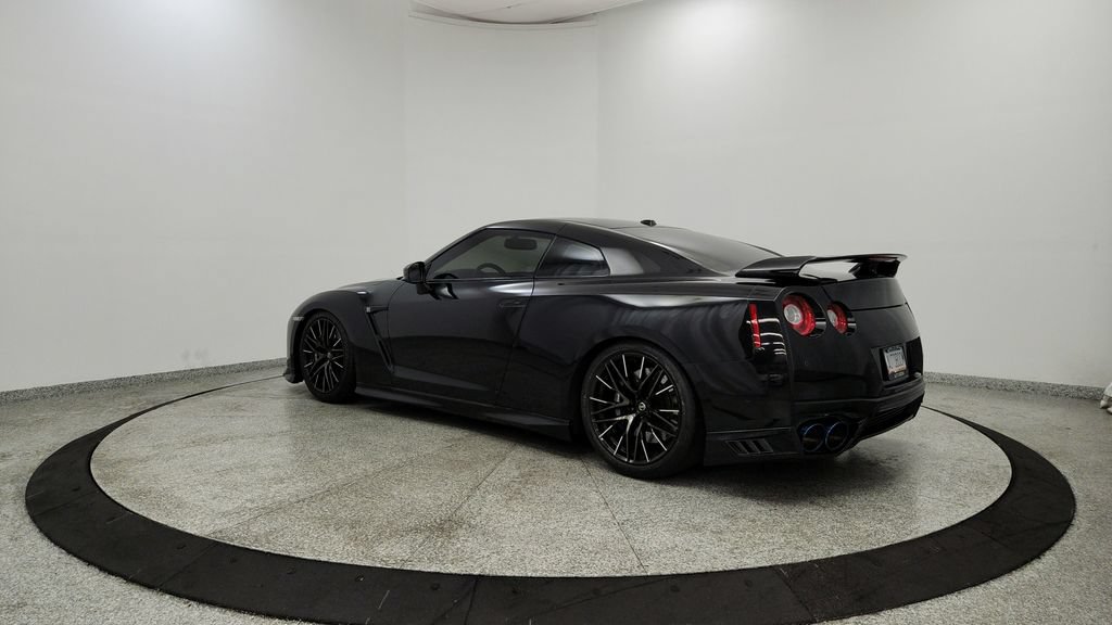 Used 2020 Nissan GT-R Premium w/ Premium Interior Package AWD/4WD image 3