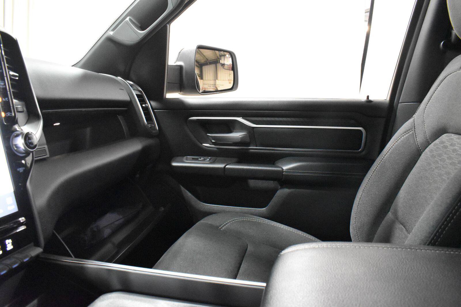 Used 2025 RAM 1500 Big Horn AWD/4WD image 17