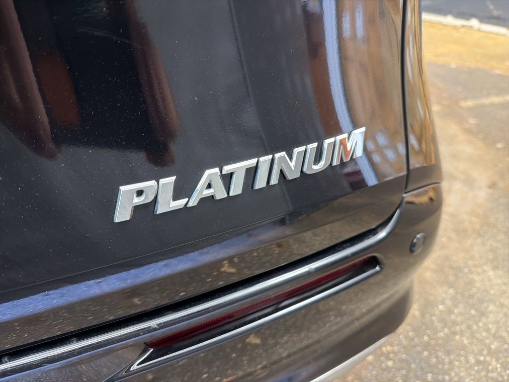 Used 2025 Toyota Sienna Platinum image 29