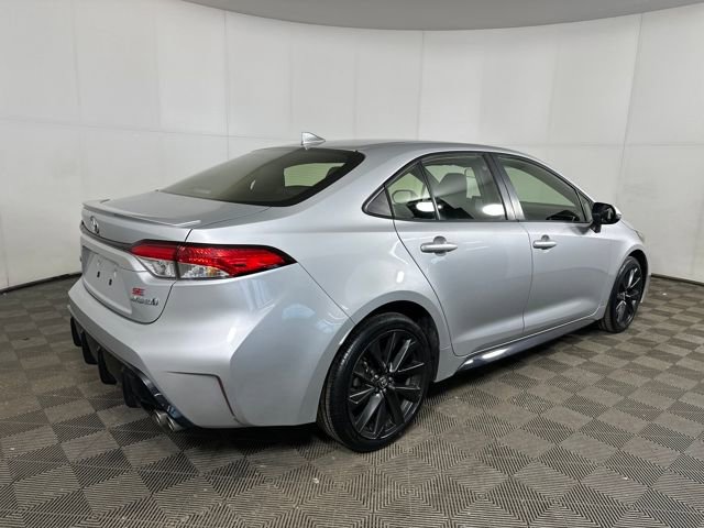 Used 2023 Toyota Corolla SE image 3