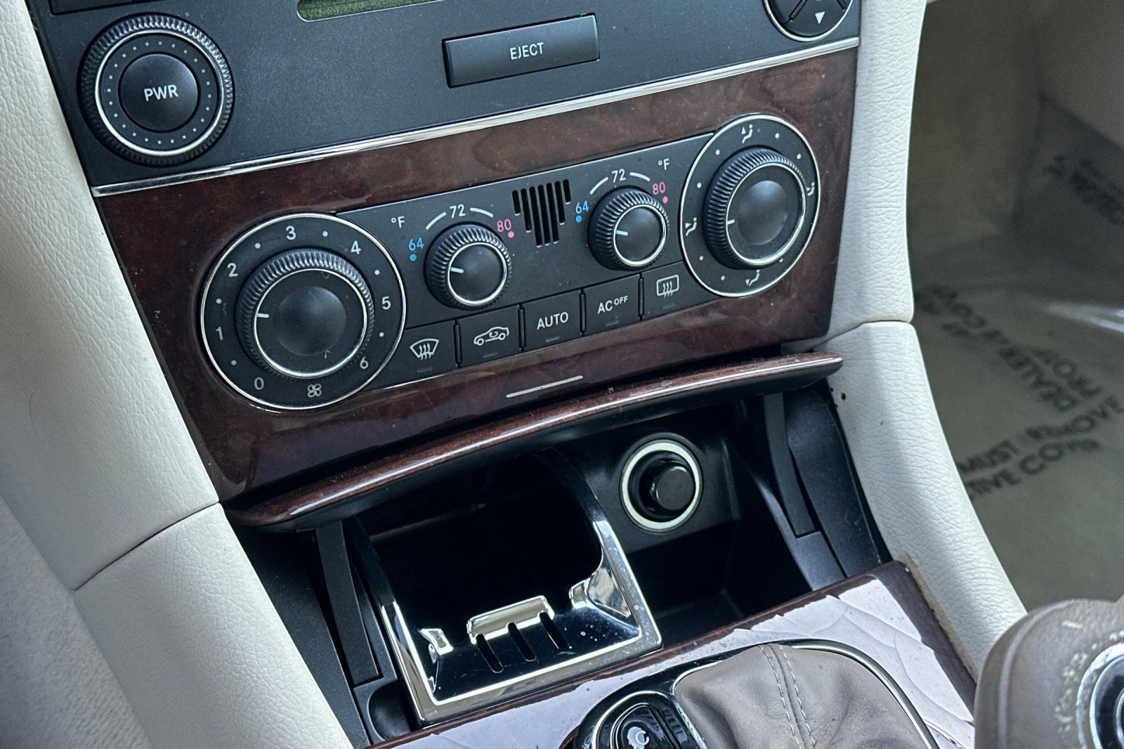 Used 2005 Mercedes-Benz C 320 Sedan image 16