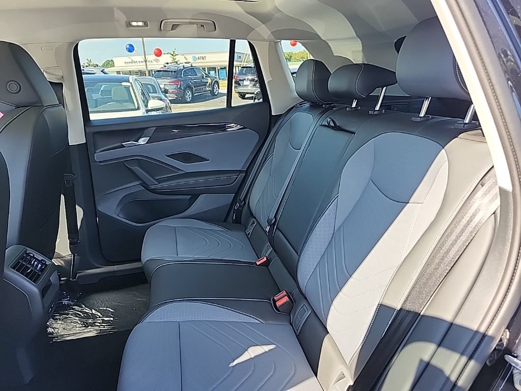 New 2026 Volkswagen Tiguan SE AWD/4WD image 9
