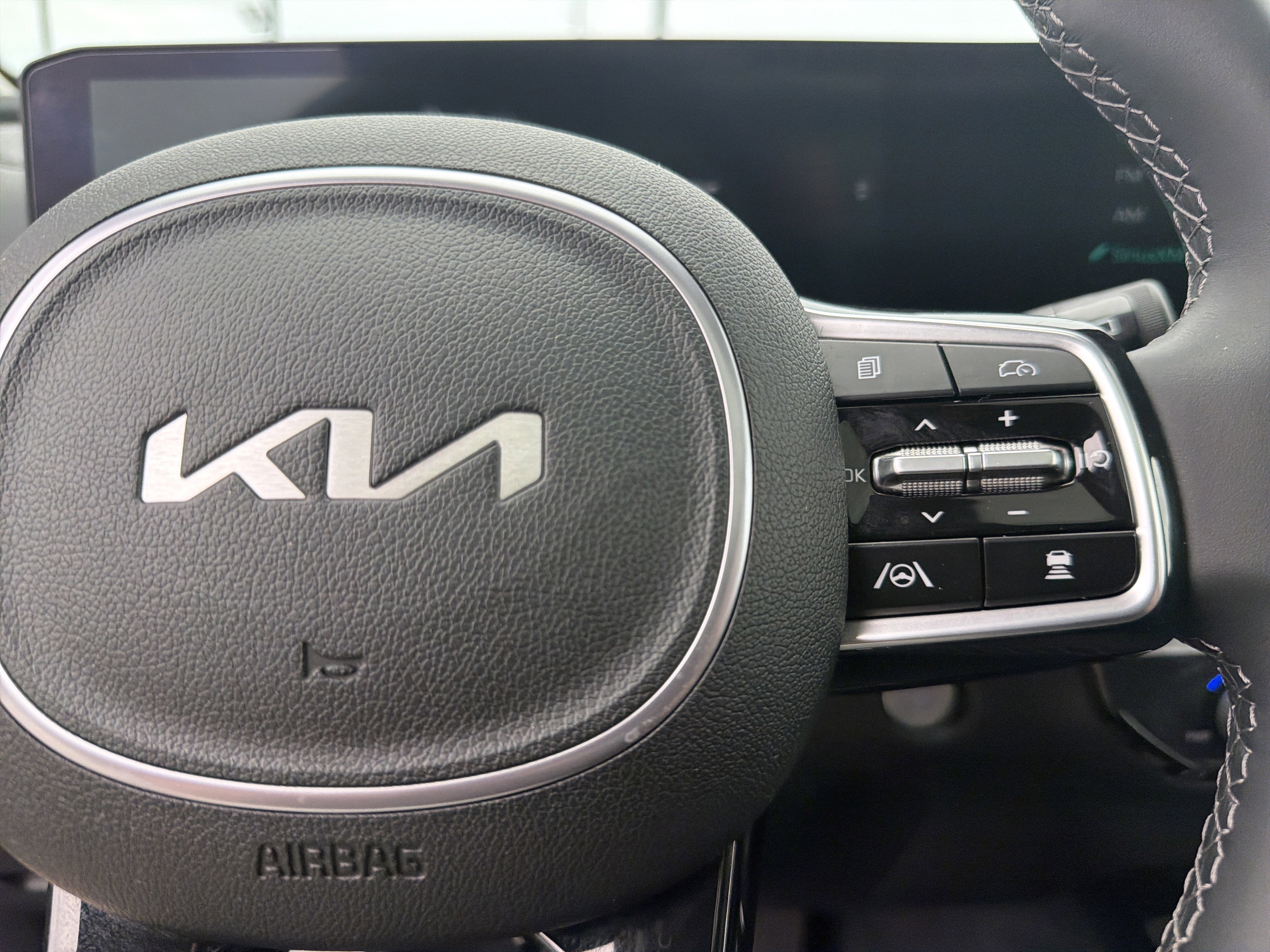 Used 2024 Kia Sorento S w/ Panoramic Sunroof Package FWD image 30