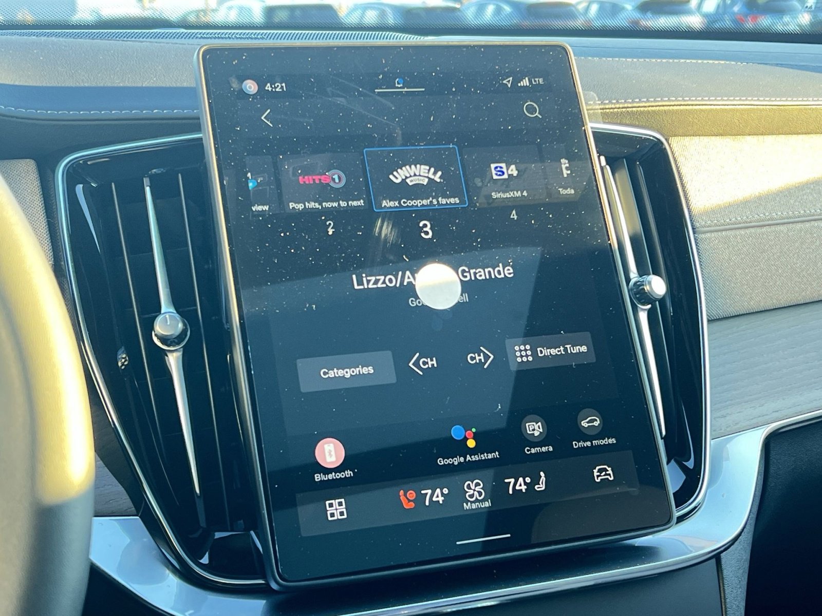 New 2026 Volvo XC90 B6 Plus w/ Protection Package Premier image 18