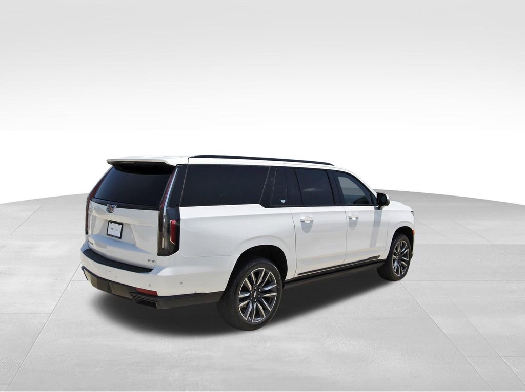 Used 2021 Cadillac Escalade ESV Sport Platinum w/ Heavy-Duty Trailer Package AWD/4WD image 4