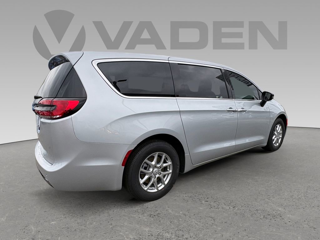 New 2026 Chrysler Pacifica Select image 17
