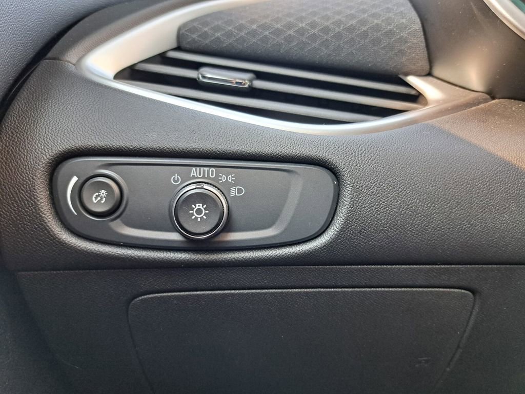 Used 2025 Chevrolet Malibu LT image 15