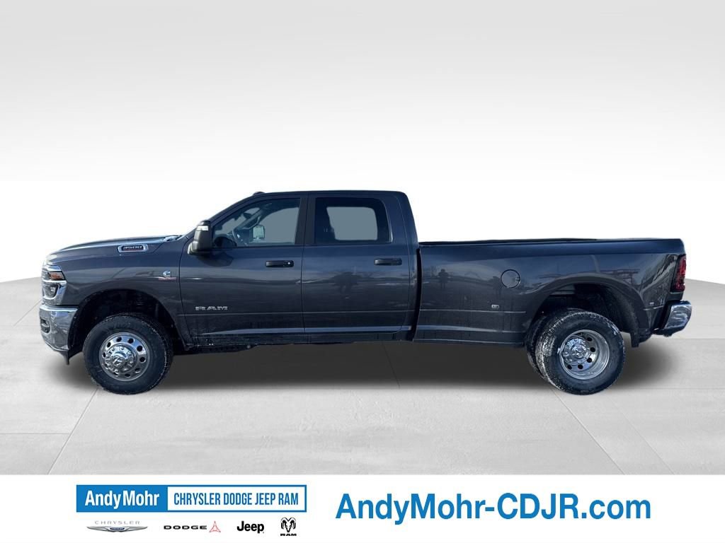 New 2026 RAM 3500 Big Horn AWD/4WD image 4